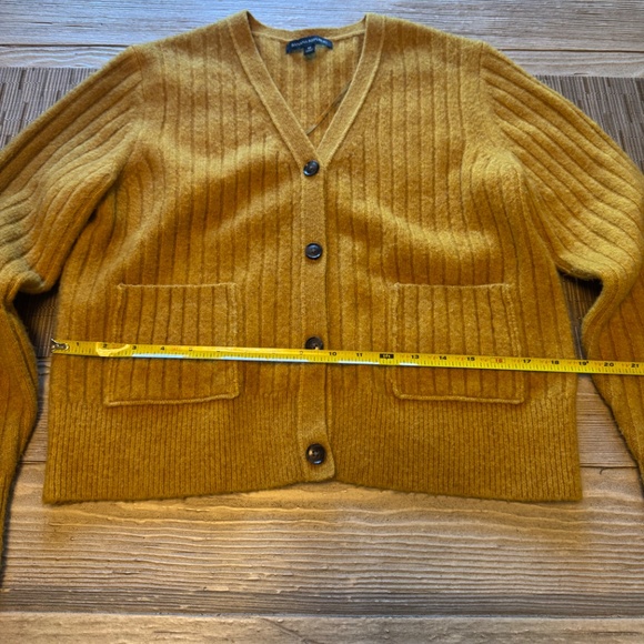 Banana Republic mustard yellow cardigan - Picture 4 of 6